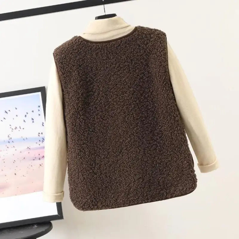 Junia - Women's Knit Sweater Vest