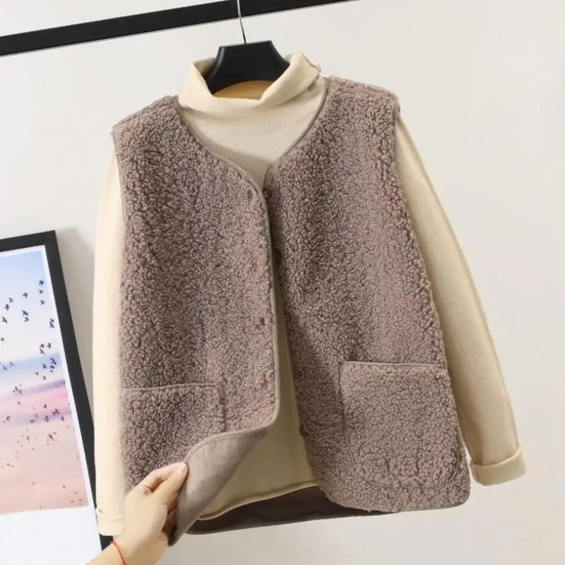 Junia - Women's Knit Sweater Vest