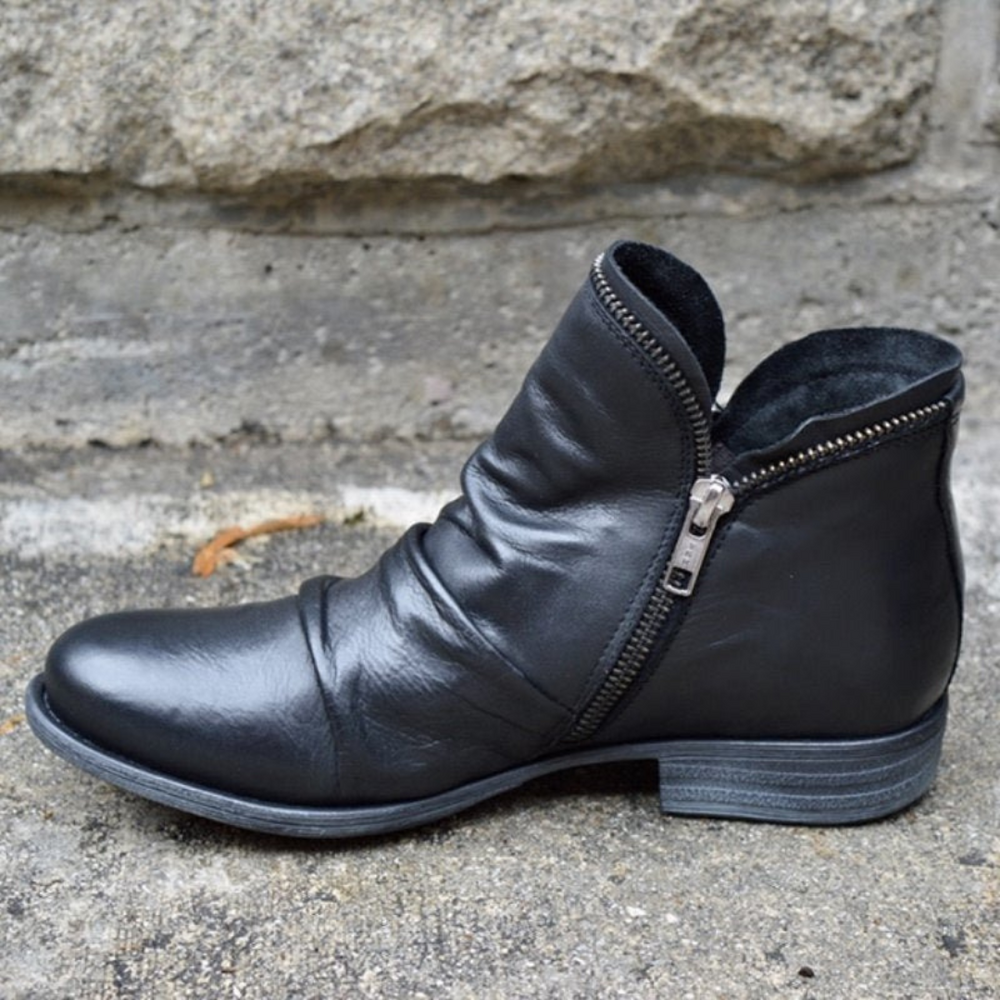 Linnea - Women's Chelsea Ankle Boots